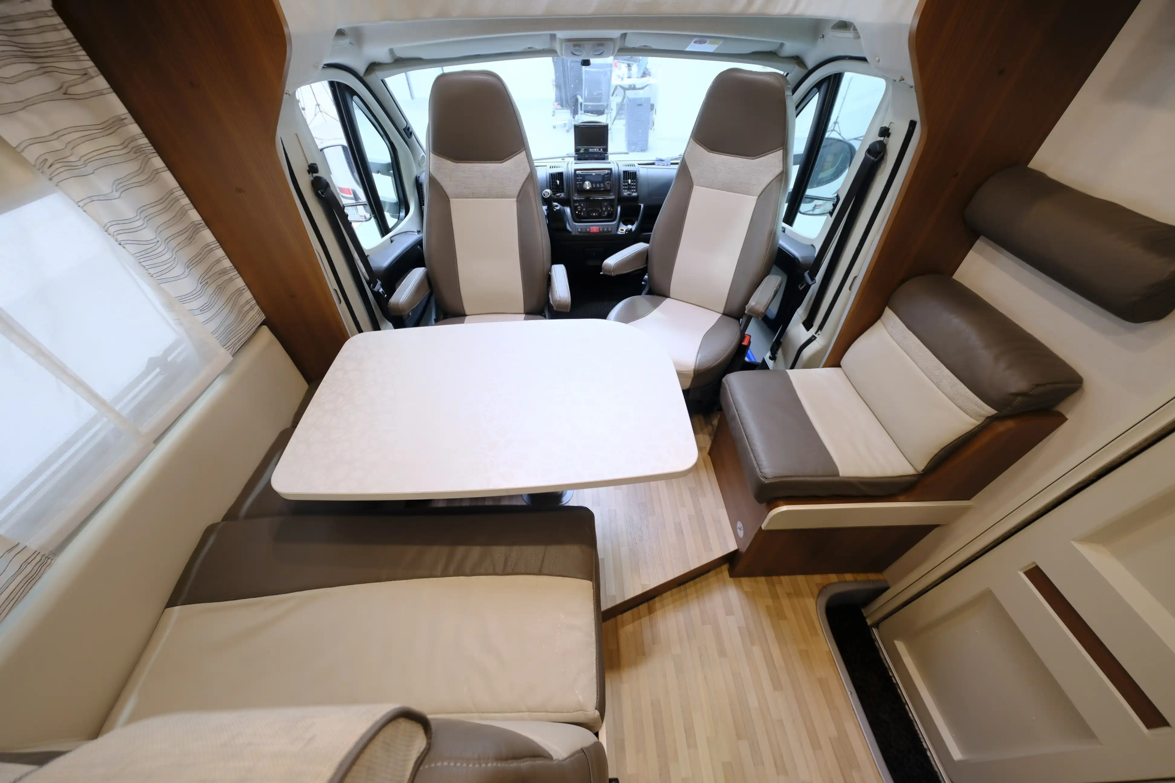 LMC Breezer H 737 - Ansicht 6